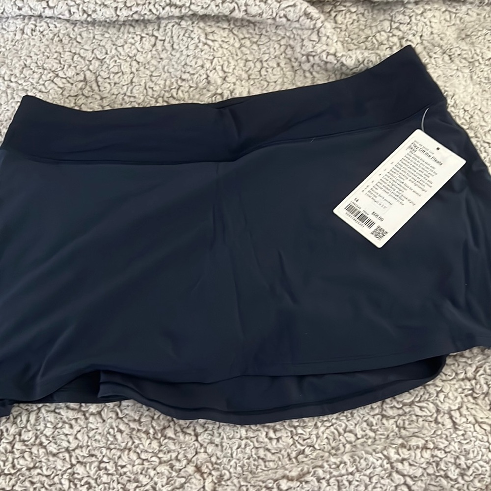 LULULEMON Play off the Pleats Skirt sz14 navy blue NWT